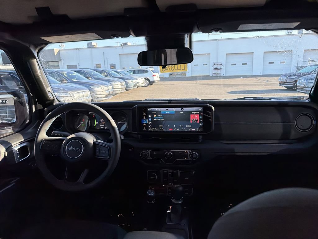 Used 2024 Jeep Wrangler Unlimited Rubicon 4xe AWD/4WD image 19