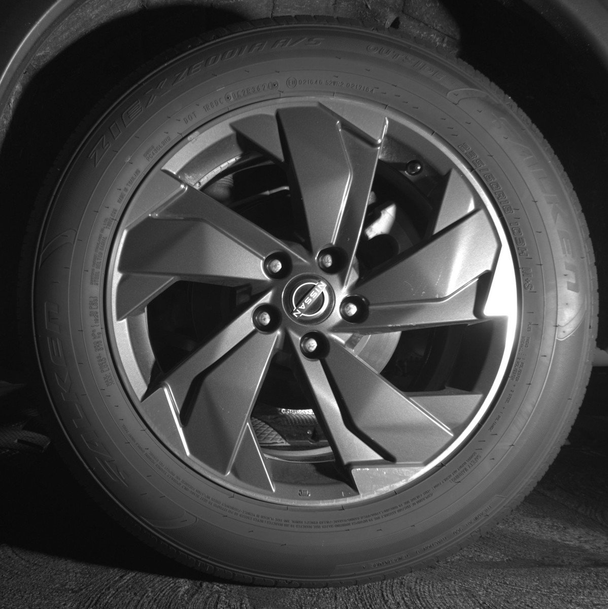 Used 2025 Nissan Rogue SV image 14