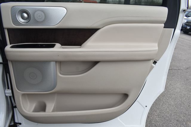 Used 2020 Lincoln Navigator L Reserve w/ Luxury Package image 59