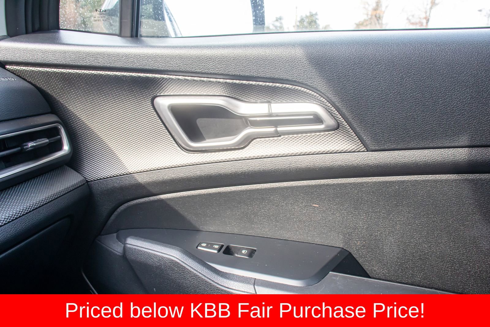 Used 2024 Kia Sportage LX image 22