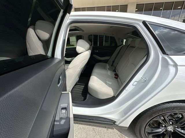 Used 2025 Honda Accord SE image 30