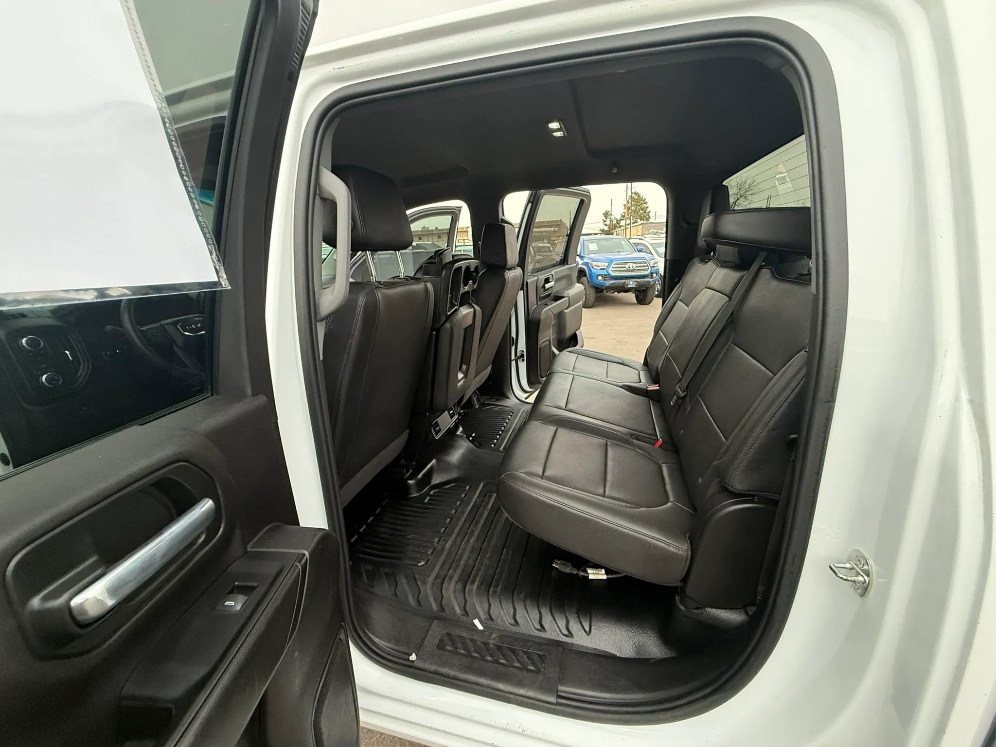 Used 2023 GMC Sierra 2500 Pro w/ Convenience Package image 25