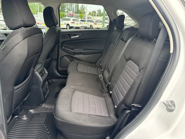 Used 2020 Ford Edge SE FWD image 14