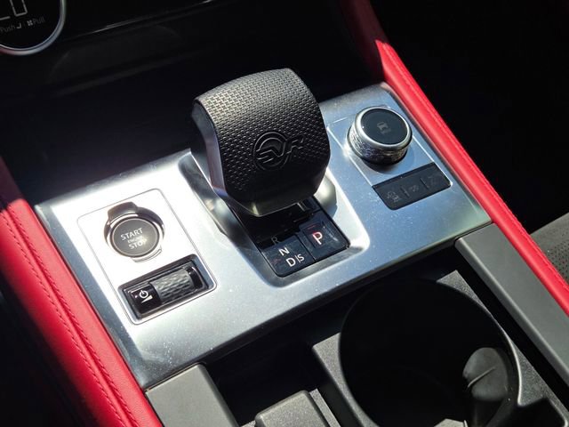 Used 2025 Jaguar F-PACE SVR image 24