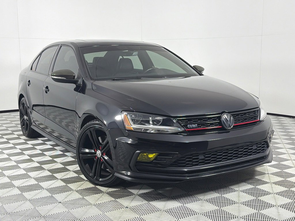 Used 2017 Volkswagen Jetta GLI image 2