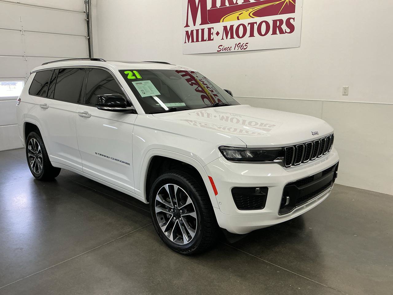 Used 2021 Jeep Grand Cherokee L Overland w/ Luxury Tech Group IV AWD/4WD image 1
