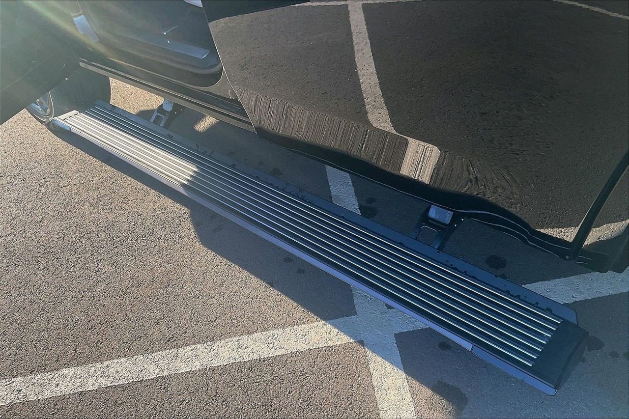 New 2026 Jeep Grand Wagoneer Summit w/ Premium Group III image 10