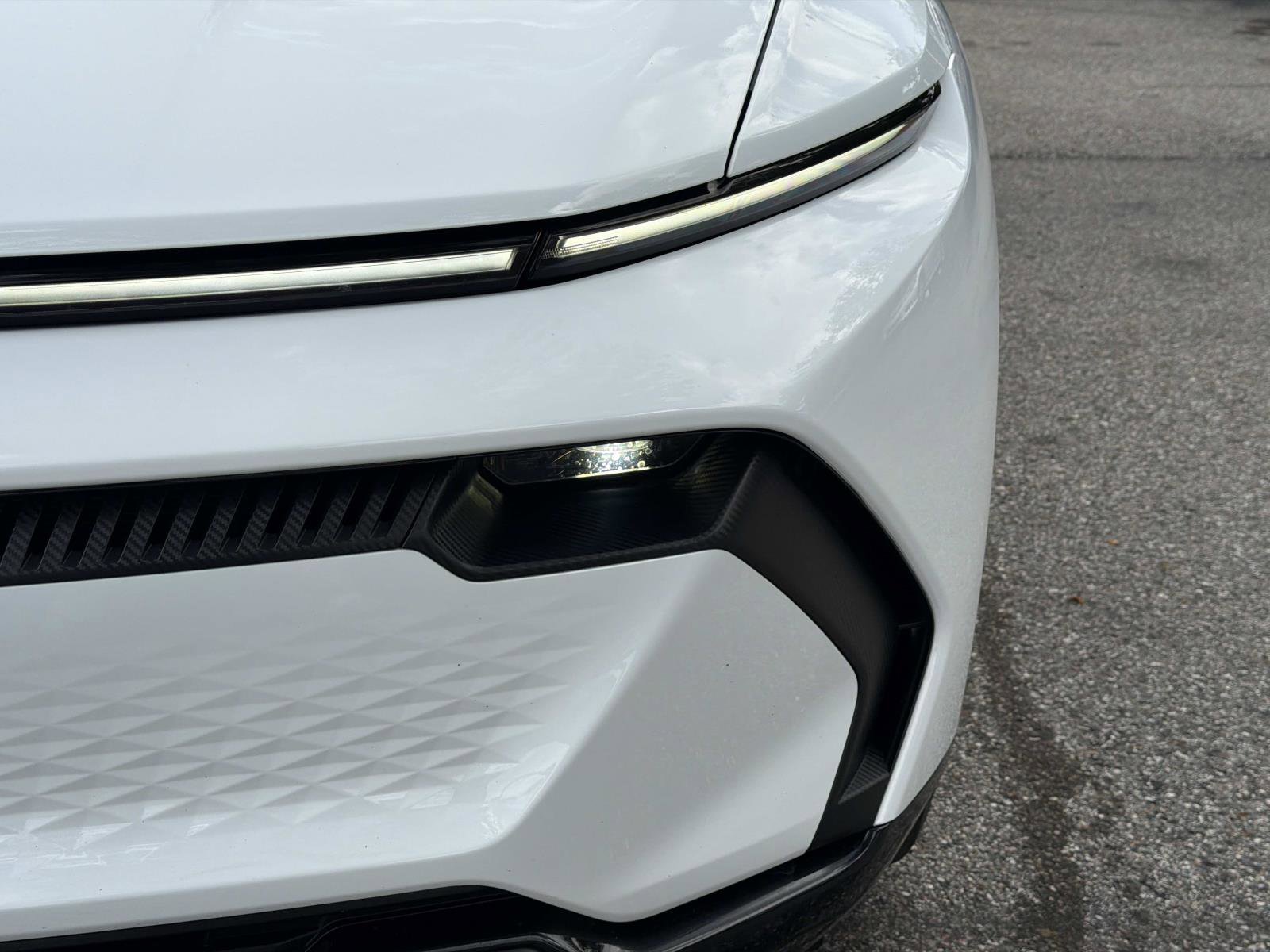 Used 2025 Chevrolet Equinox EV LT w/ Convenience Package FWD image 9