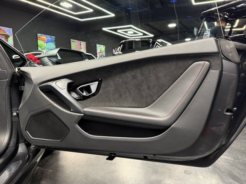Used 2018 Lamborghini Huracan LP 580-2 RWD image 18