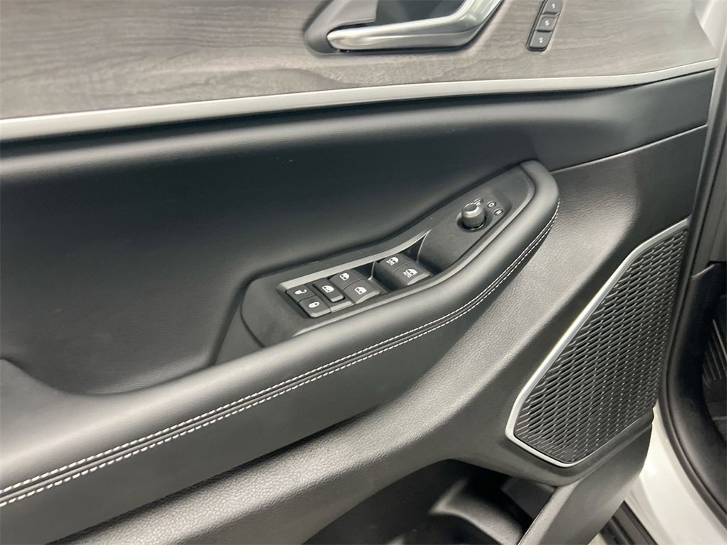 New 2025 Jeep Grand Cherokee Limited 4xe w/ Luxury Tech Group II image 19