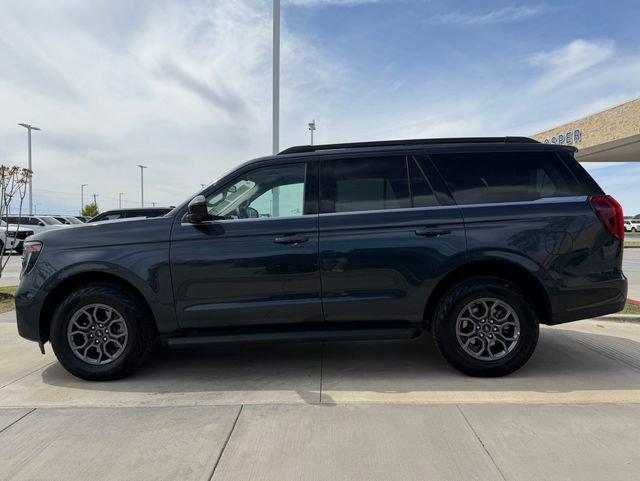 Used 2025 Ford Expedition Active RWD image 12