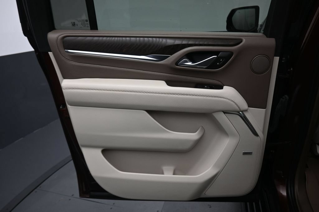 Used 2023 GMC Yukon XL Denali AWD/4WD image 36
