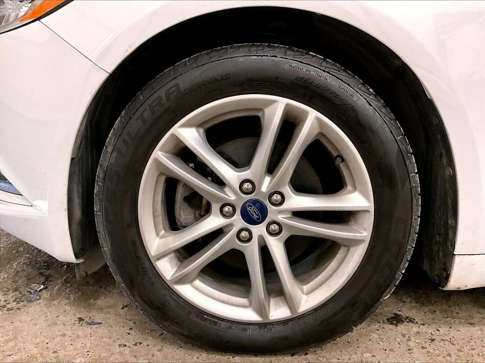 Used 2018 Ford Fusion SE FWD image 8