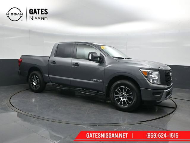 Used 2024 Nissan Titan SV w/ SV Convenience Package image 4