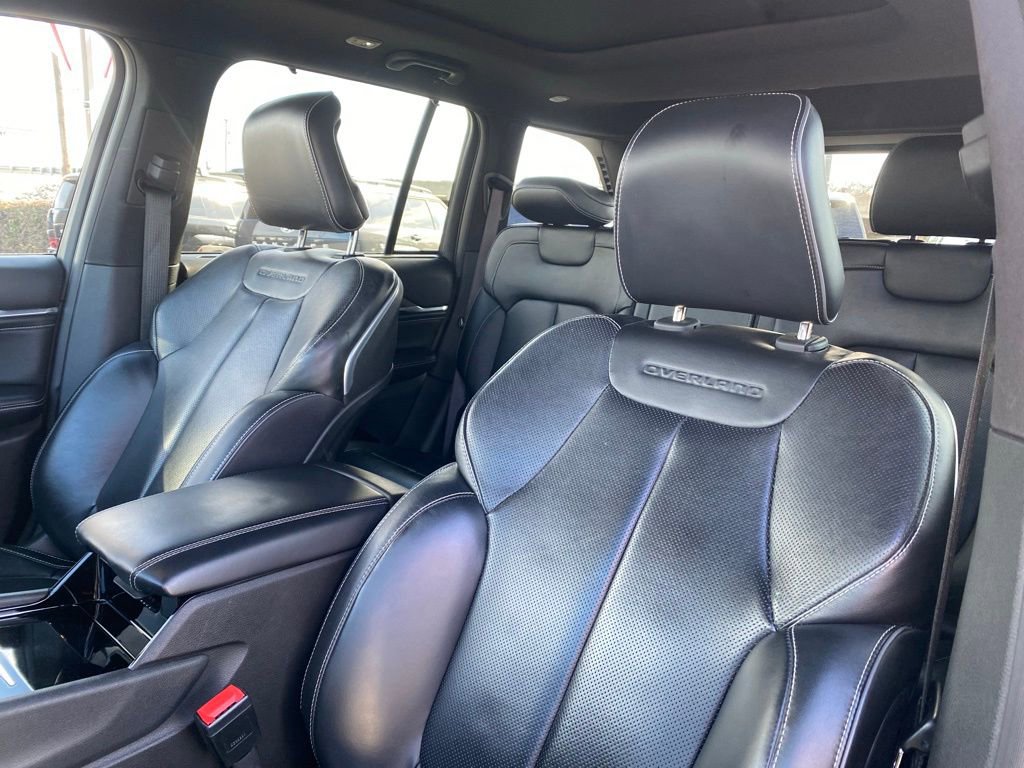 Used 2022 Jeep Grand Cherokee Overland image 11