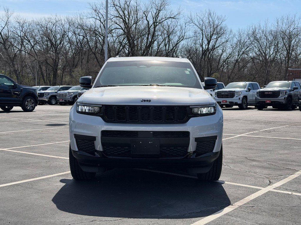 Used 2024 Jeep Grand Cherokee L Altitude image 10
