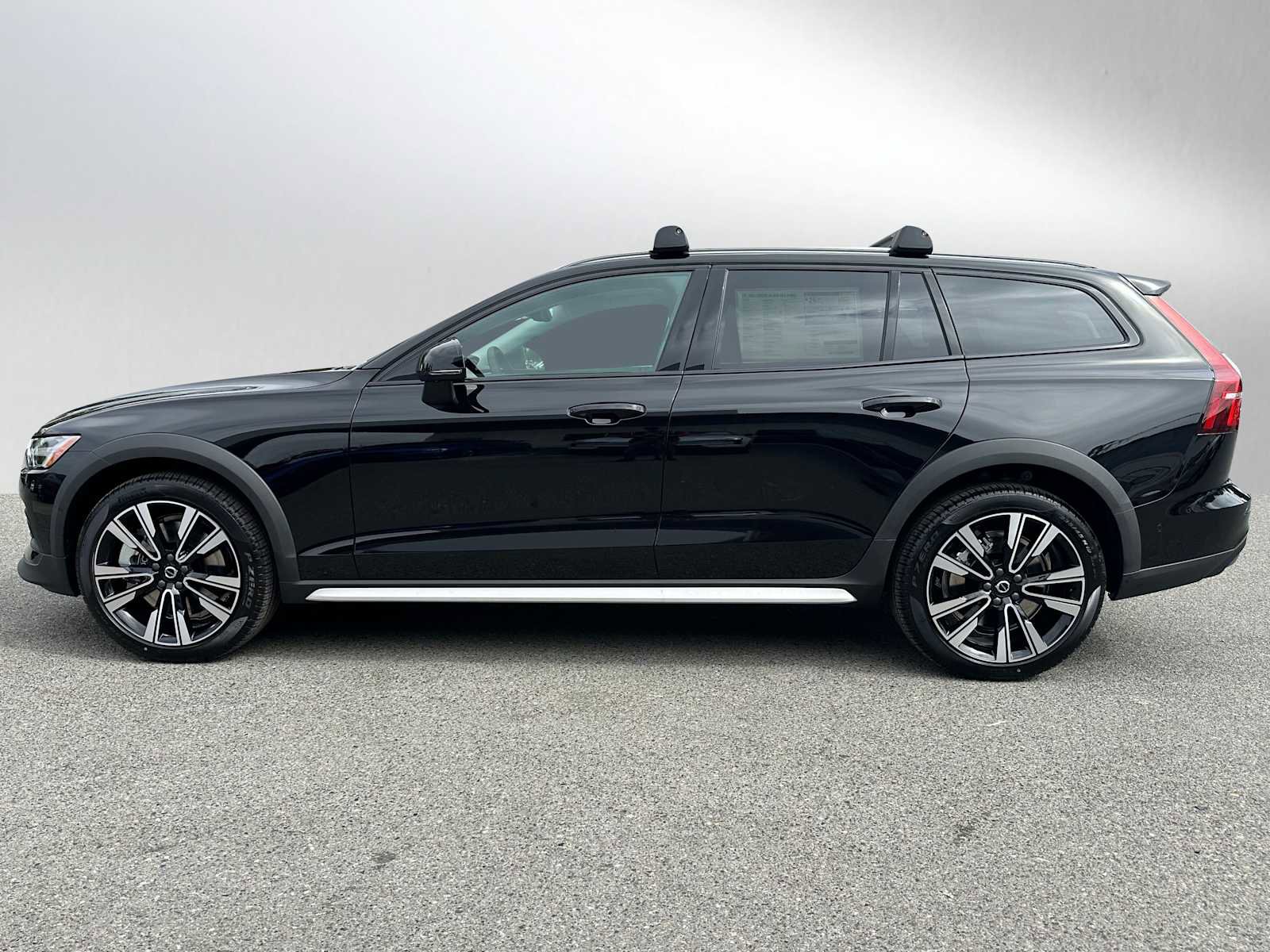 New 2026 Volvo V60 B5 Cross Country Ultra w/ Climate Package image 6