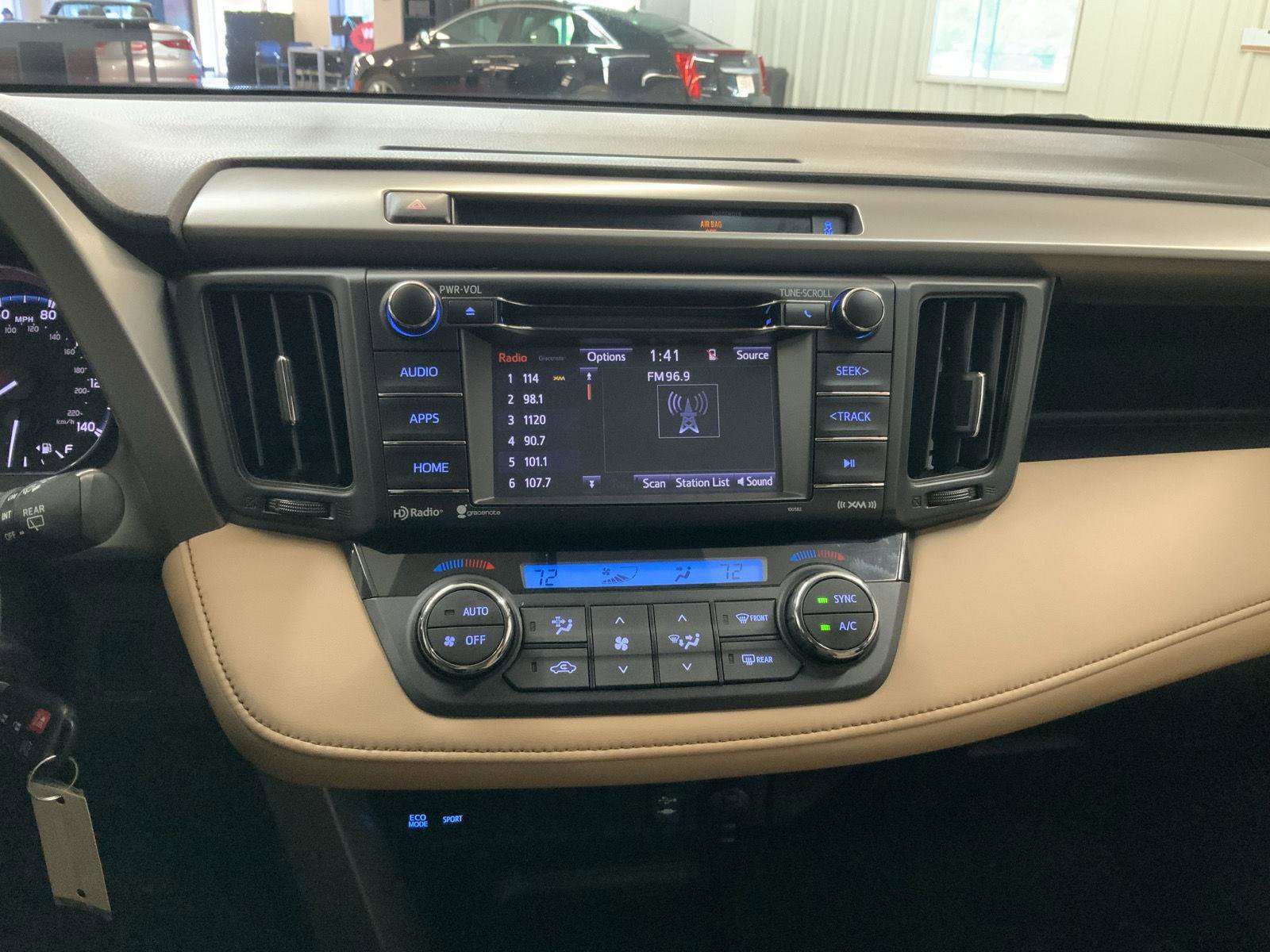 Used 2016 Toyota RAV4 XLE FWD image 18
