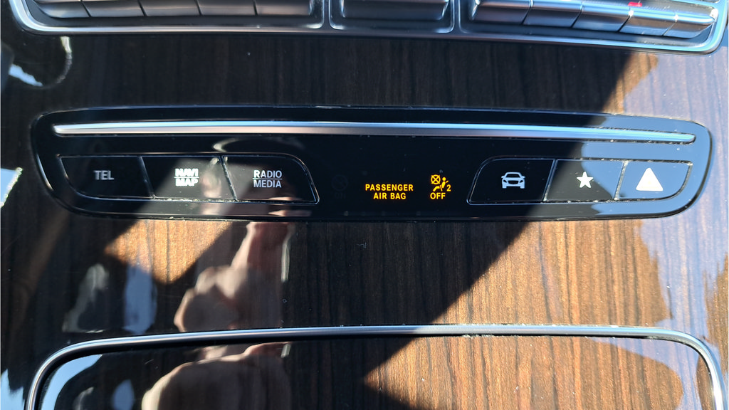 Used 2021 Mercedes-Benz GLC 300 4MATIC image 22