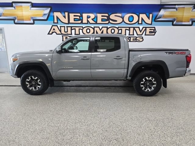 Used 2018 Toyota Tacoma TRD Off-Road AWD/4WD image 4