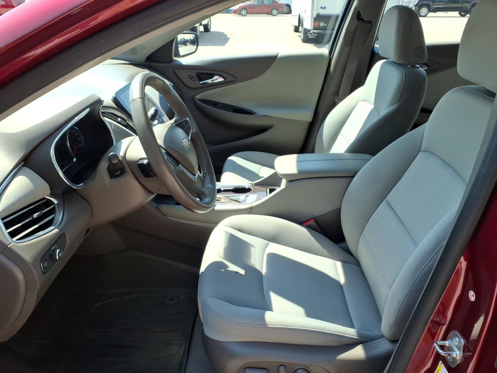 Used 2018 Chevrolet Malibu LT w/ Driver Confidence Package FWD image 24