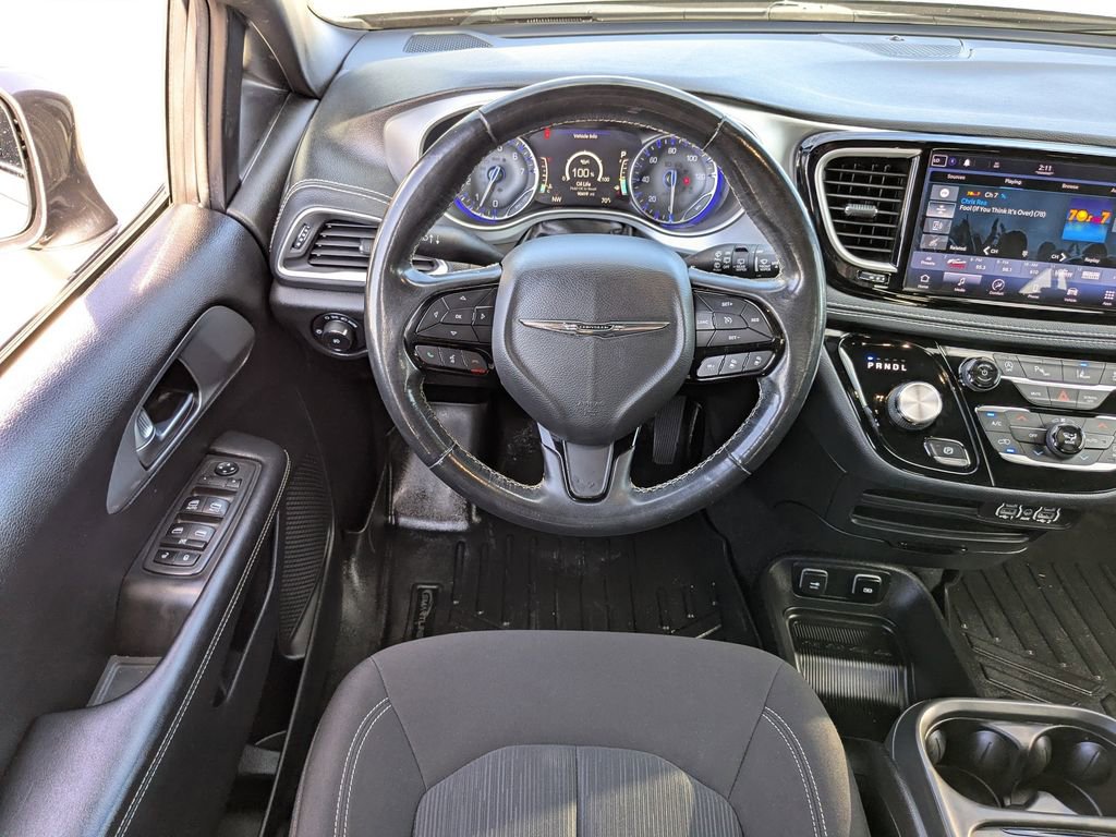 Used 2021 Chrysler Pacifica Touring w/ S Appearance Package image 16