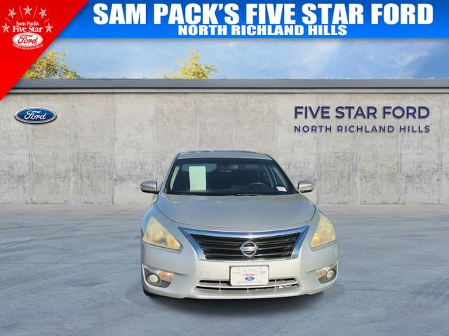 Used 2014 Nissan Altima 2.5 SV w/ Convenience Package image 3