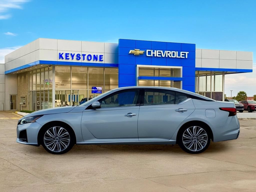 Used 2023 Nissan Altima 2.5 SL FWD image 4