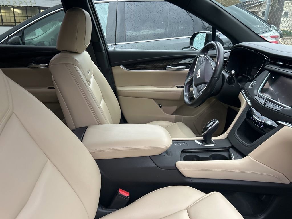 Used 2019 Cadillac XT5 AWD image 6