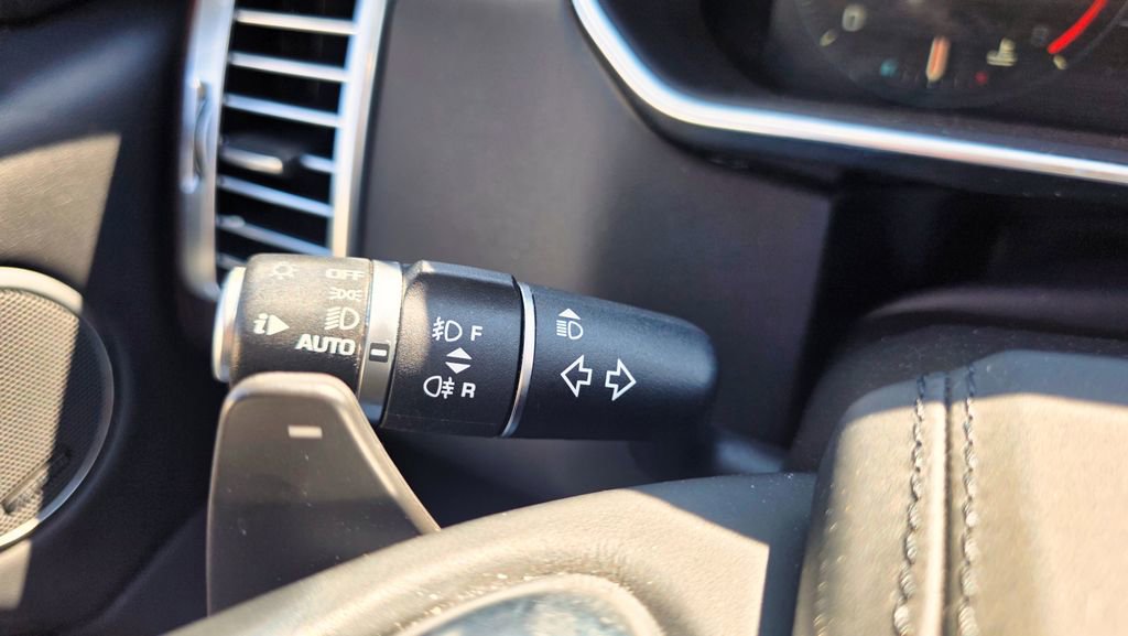 Used 2015 Land Rover Range Rover Supercharged image 26