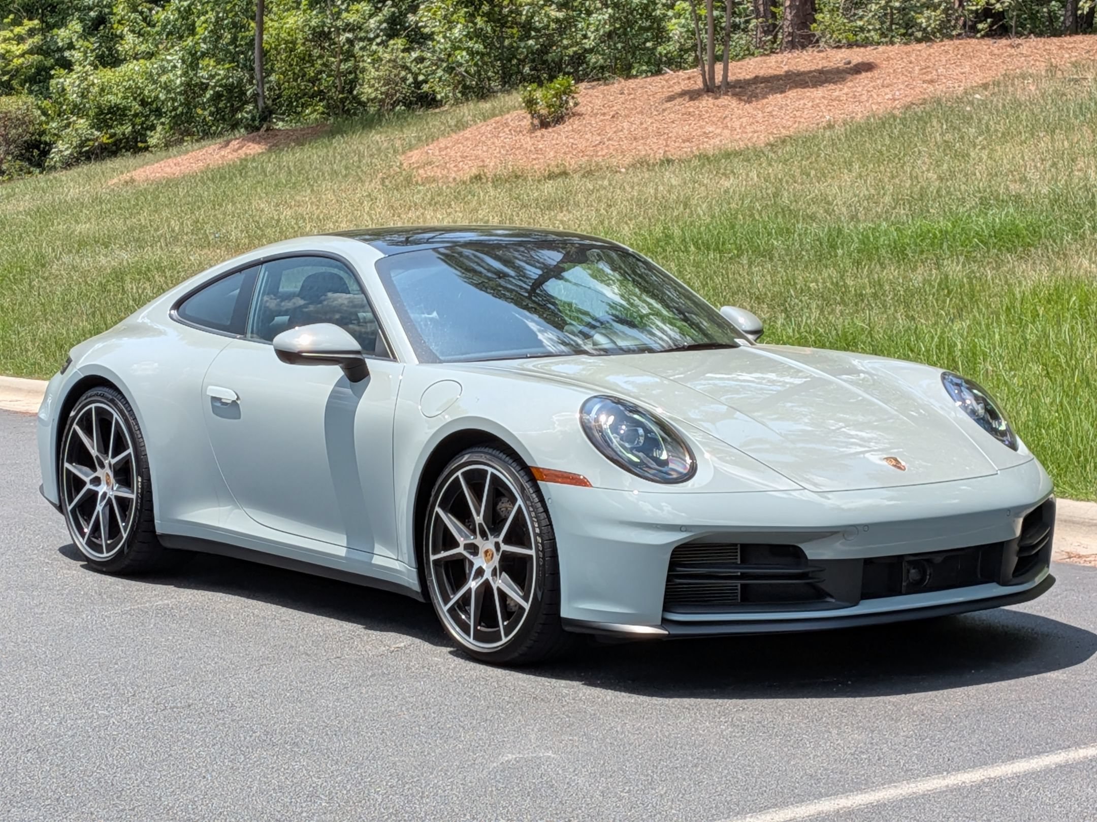 Certified 2025 Porsche 911 Carrera RWD image 33