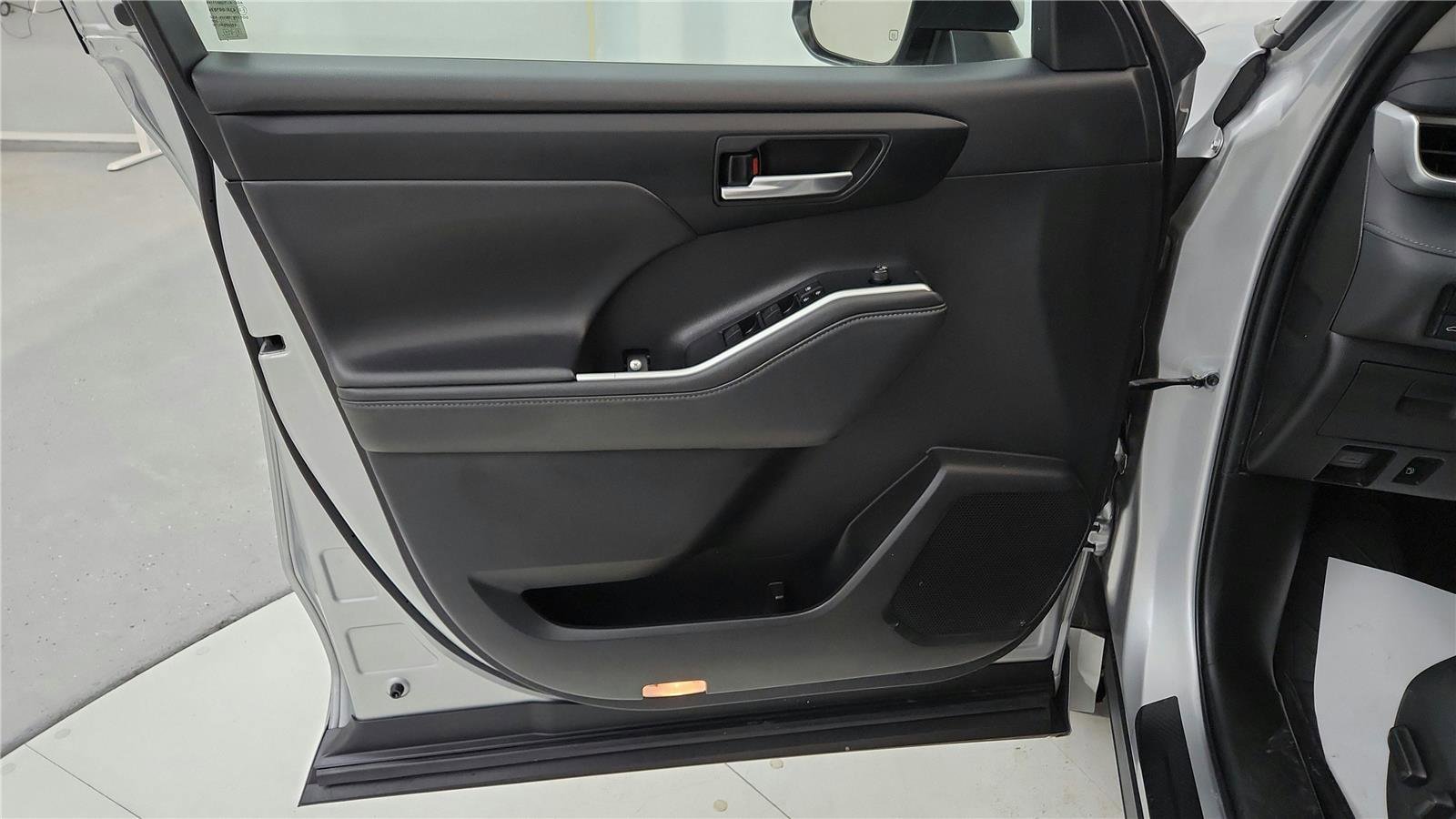 Used 2022 Toyota Highlander XLE image 20