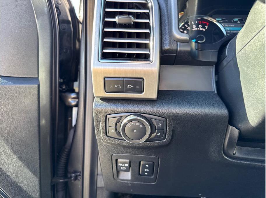 Used 2019 Ford F150 Platinum w/ Equipment Group 701A Luxury image 43