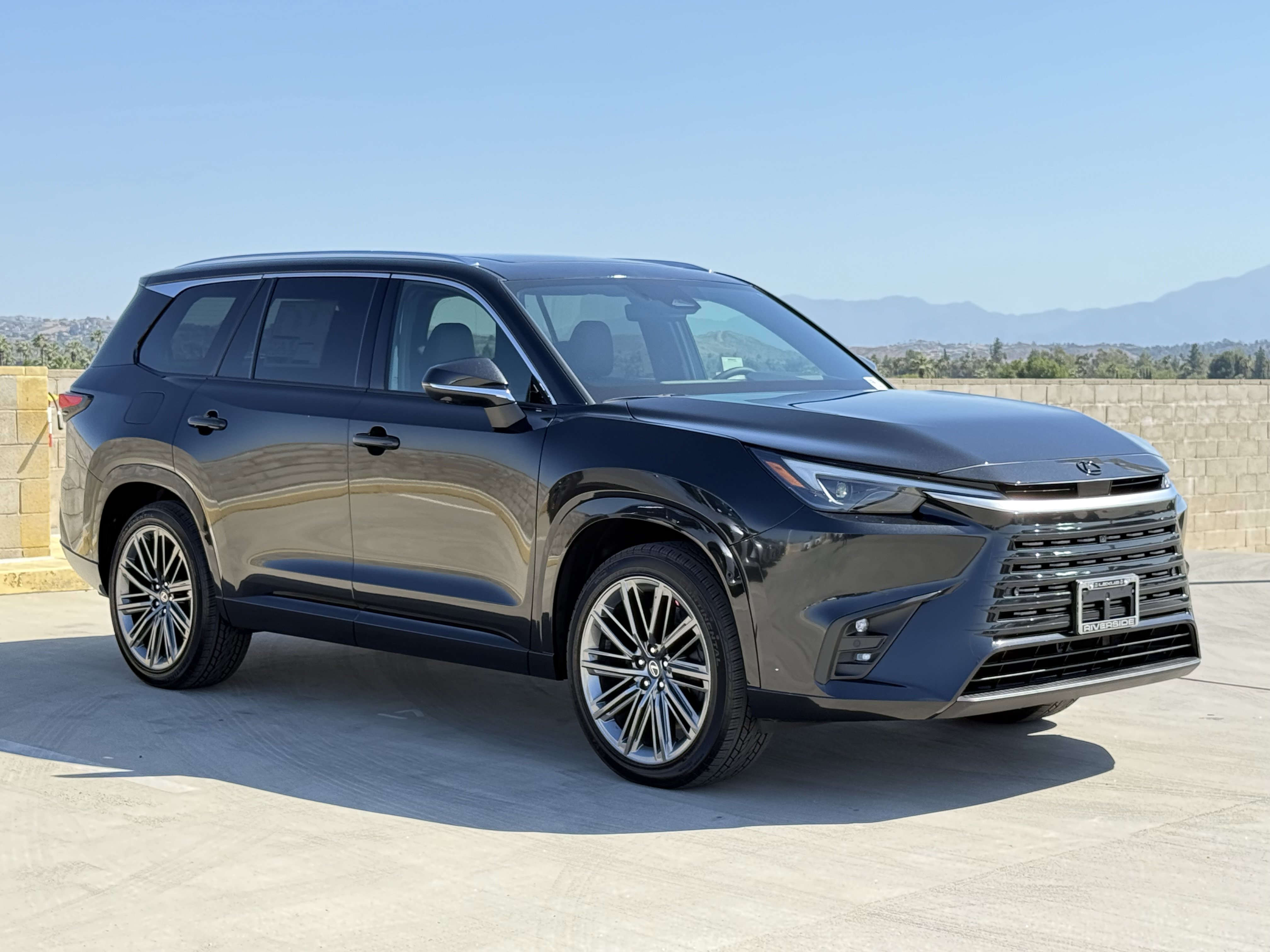 New 2026 Lexus TX 550h AWD Plug-In Hybrid image 2