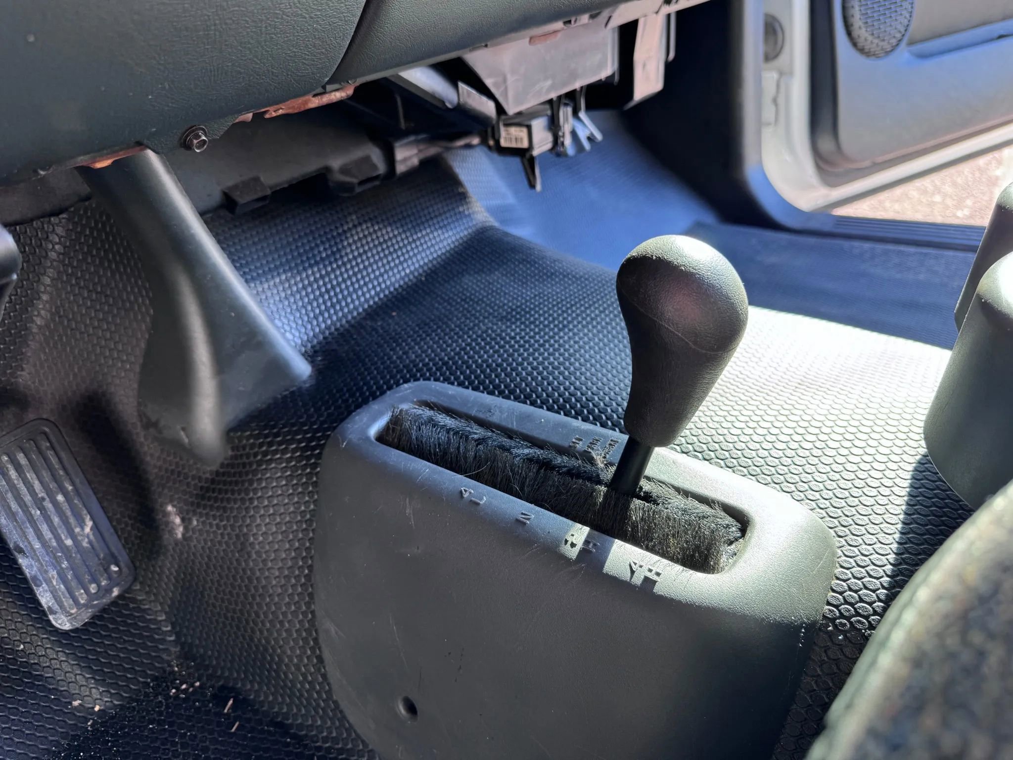 Used 2001 GMC Sierra 3500 SL image 19