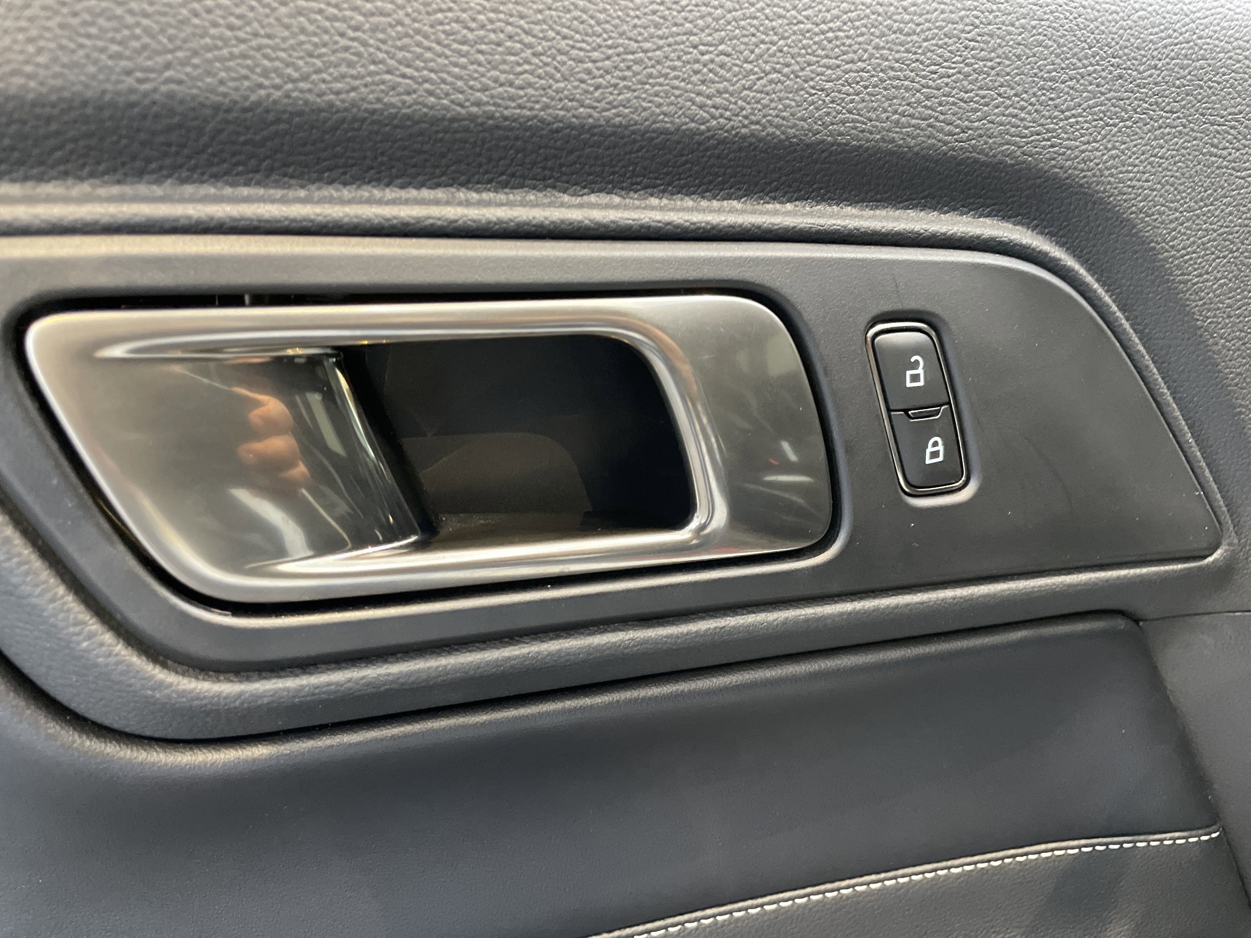 Used 2021 Ford Mustang Shelby GT500 w/ Carbon Fiber Track Pack RWD image 15