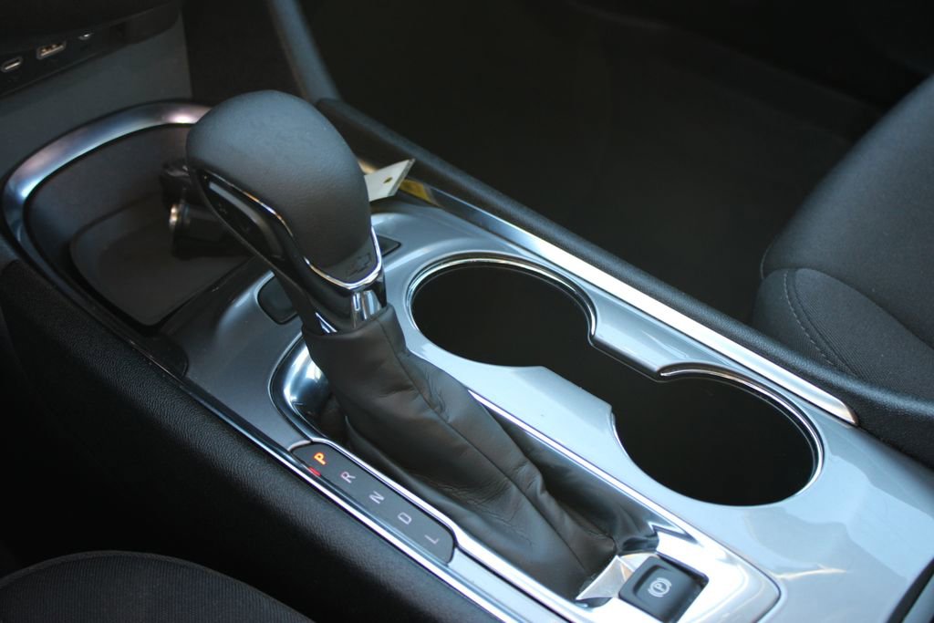 Used 2024 Chevrolet Malibu LT image 38