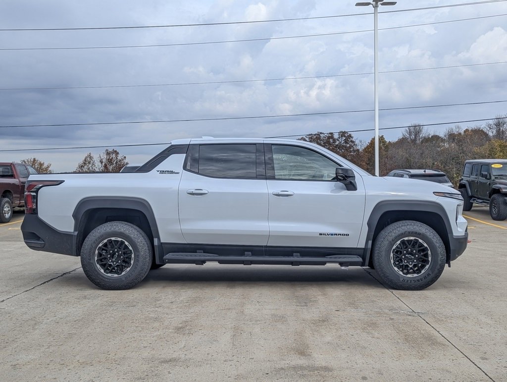 New 2026 Chevrolet Silverado EV Trail Boss image 6