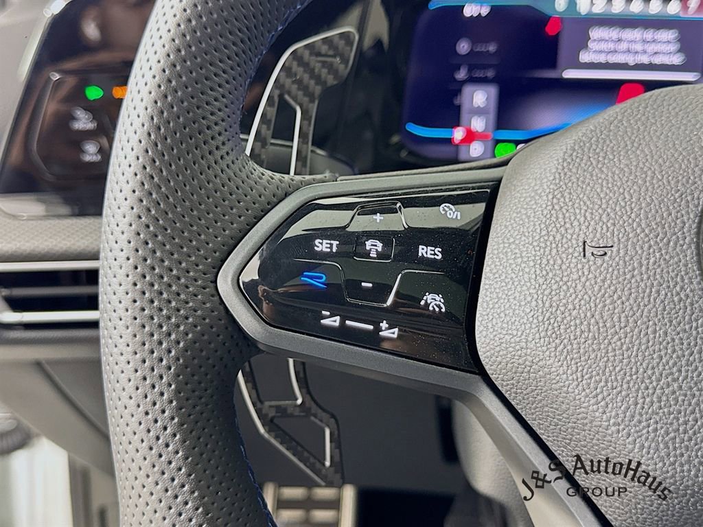 Used 2022 Volkswagen Golf R image 13