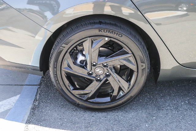 Certified 2026 Hyundai Elantra Sport FWD image 14