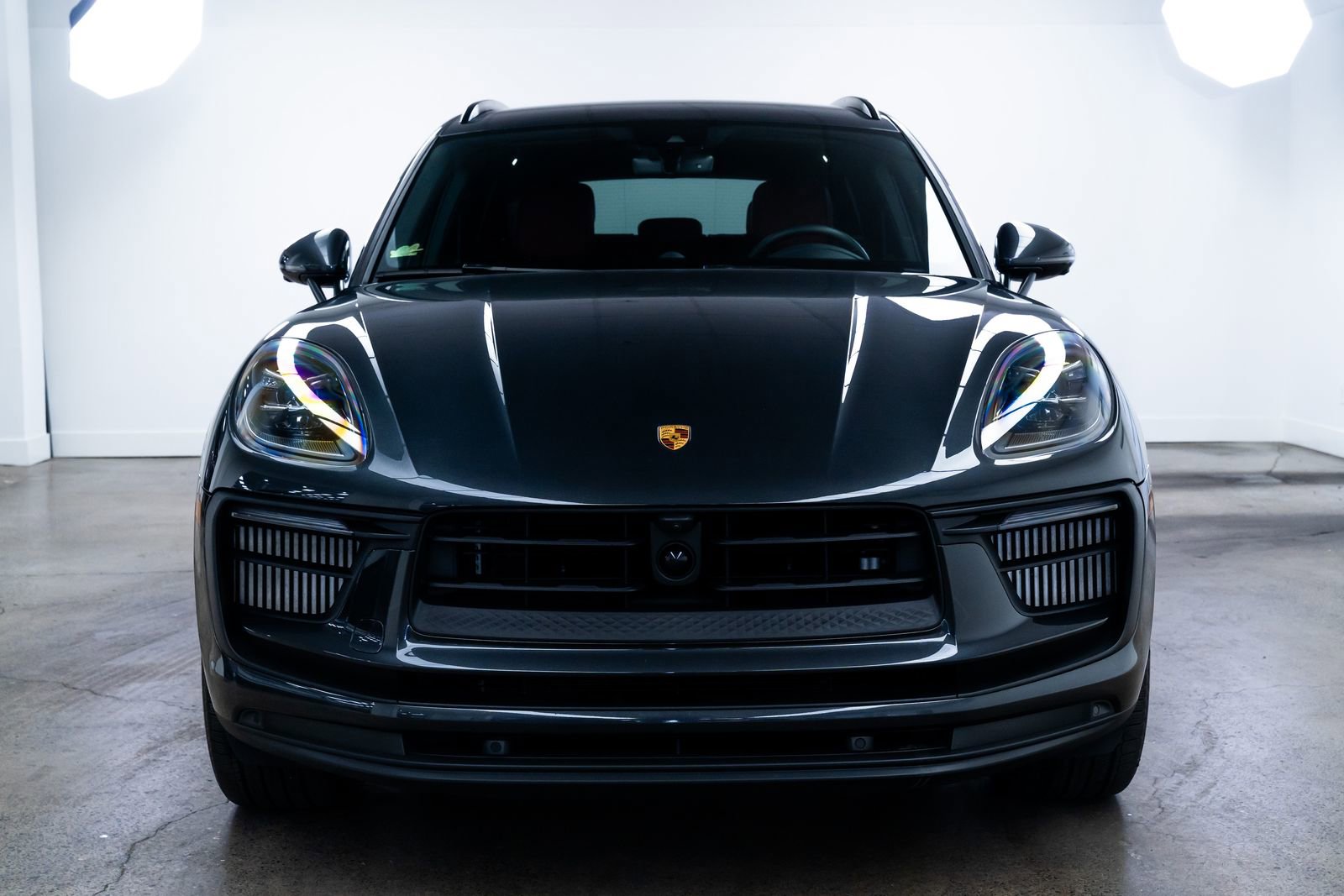 Used 2024 Porsche Macan S AWD/4WD image 2