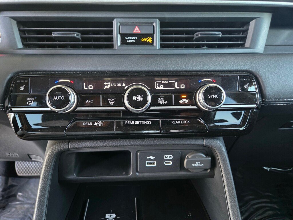 Certified 2023 Honda Pilot Touring image 19