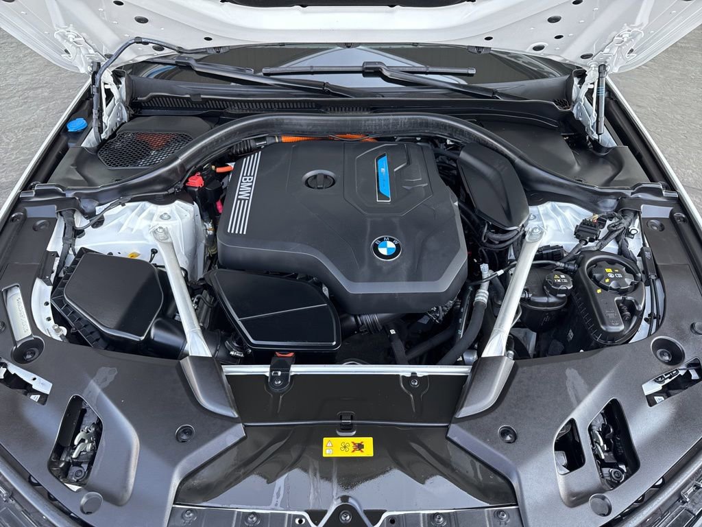 Used 2023 BMW 530e xDrive w/ Convenience Package image 20