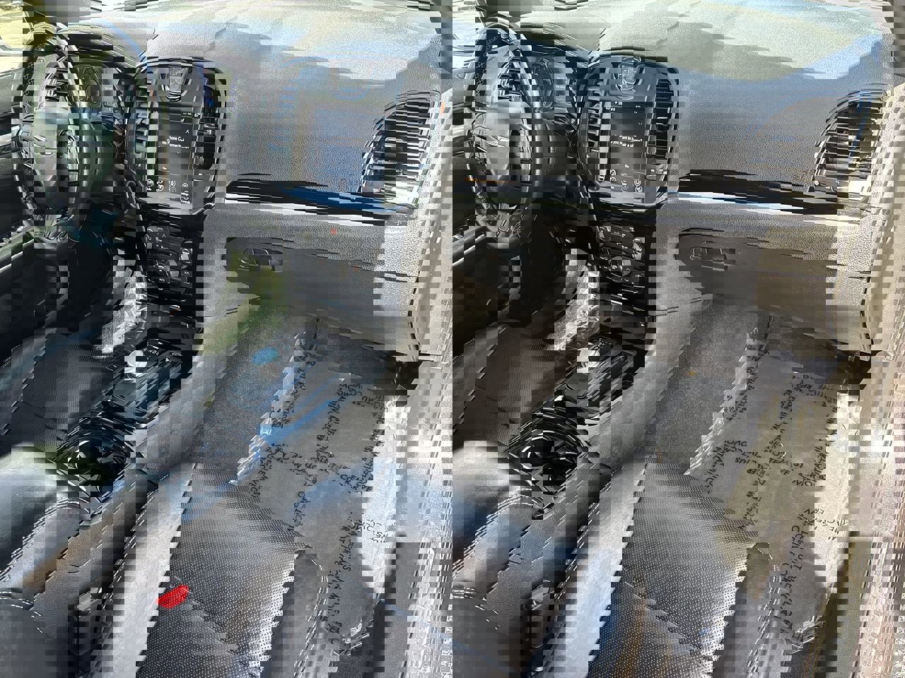 Used 2022 Chrysler 300 S w/ Comfort Group RWD image 11