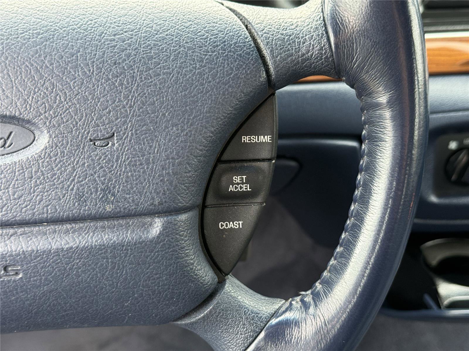 Used 1996 Ford Crown Victoria LX RWD image 21