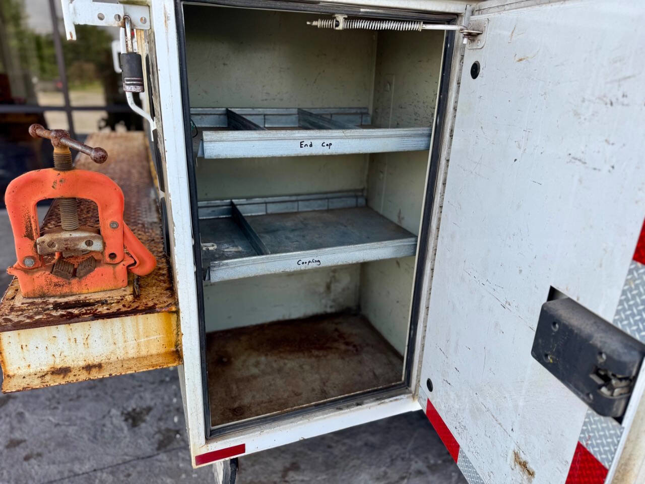 Used 2015 Ford F550 4x4 SuperCab Super Duty image 12