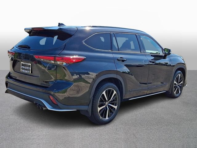 Used 2022 Toyota Highlander XSE AWD/4WD image 4
