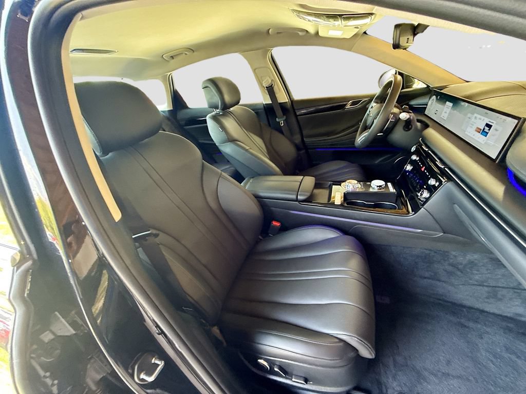 Used 2025 Genesis G80 2.5T AWD/4WD image 32