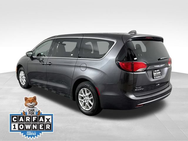 Used 2020 Chrysler Pacifica Touring w/ Cold Weather Group FWD image 5