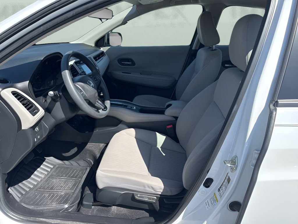 Used 2016 Honda HR-V LX image 9